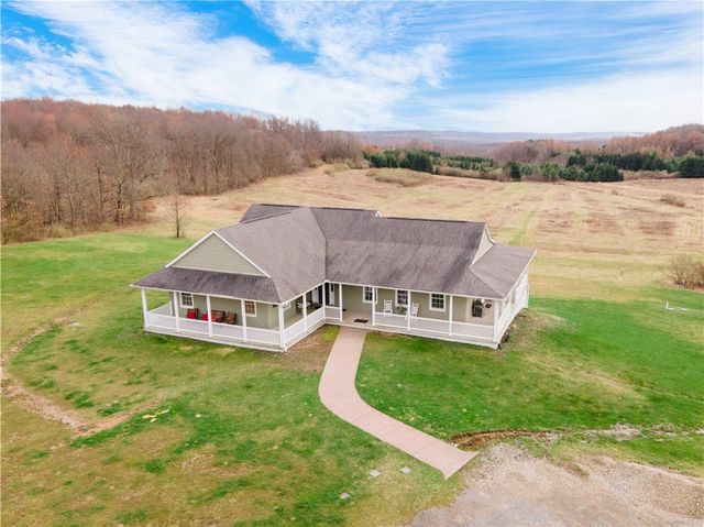 262 Windy Point Rd, Marion Twp, PA 16038