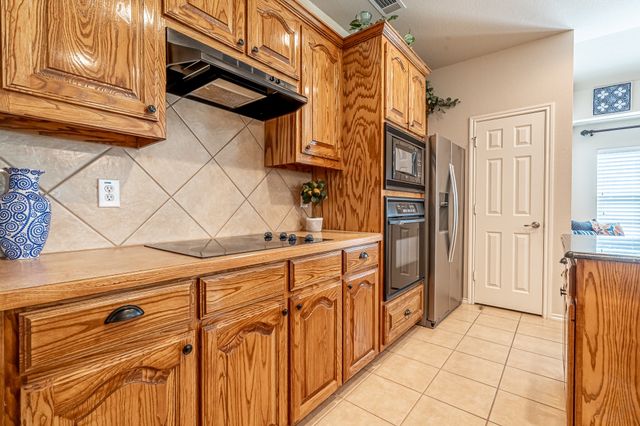 1010 Loblolly Pine Drive, Arlington, TX 76012