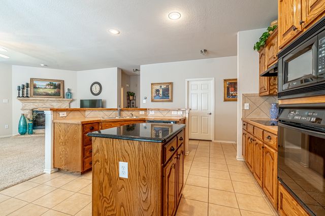 1010 Loblolly Pine Drive, Arlington, TX 76012