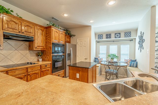 1010 Loblolly Pine Drive, Arlington, TX 76012