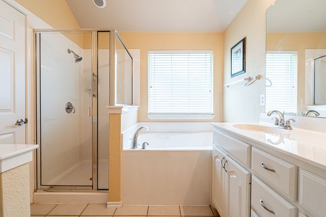 1010 Loblolly Pine Drive, Arlington, TX 76012