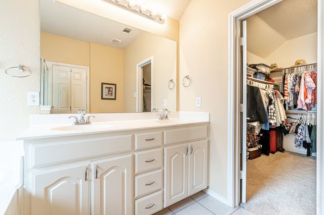 1010 Loblolly Pine Drive, Arlington, TX 76012