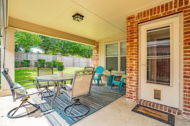 1010 Loblolly Pine Drive, Arlington, TX 76012