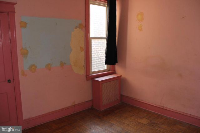 4621 G ST, Philadelphia, PA 19120