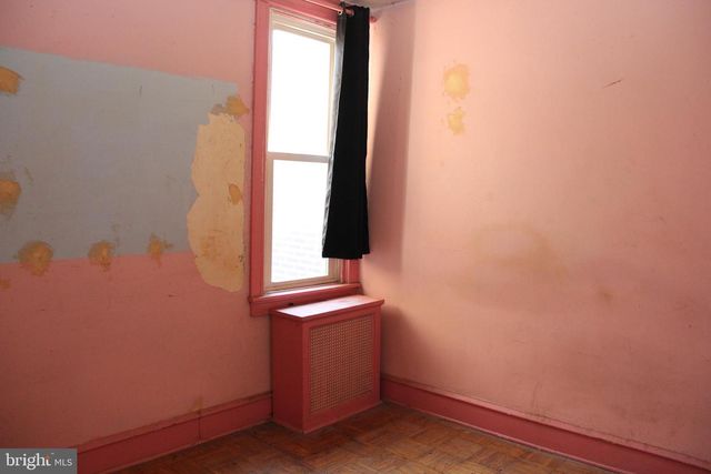 4621 G ST, Philadelphia, PA 19120