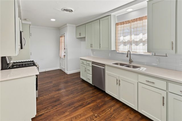 3253 Austin St, Corpus Christi, TX 78404