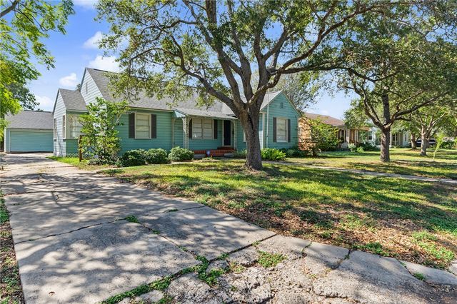 3253 Austin St, Corpus Christi, TX 78404