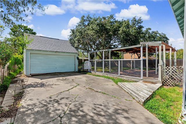 3253 Austin St, Corpus Christi, TX 78404