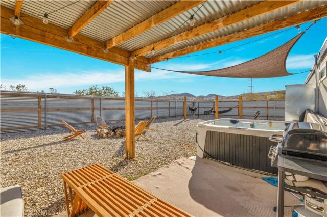 1746 Golden Sands, Landers, CA 92285