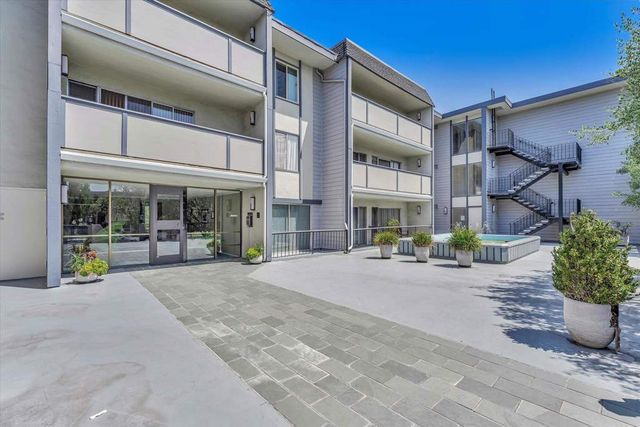 567 Oakland Ave 104, Oakland, CA 94611