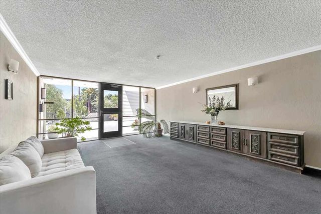 567 Oakland Ave 104, Oakland, CA 94611