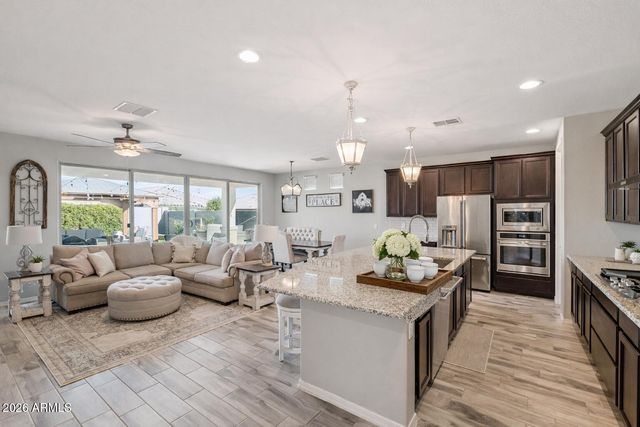 2820 W Havasu Drive, San Tan Valley, AZ 85144