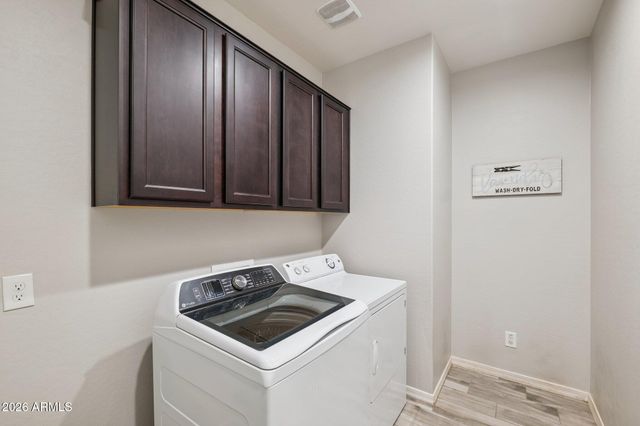 2820 W Havasu Drive, San Tan Valley, AZ 85144