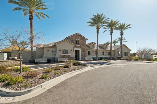 2820 W Havasu Drive, San Tan Valley, AZ 85144