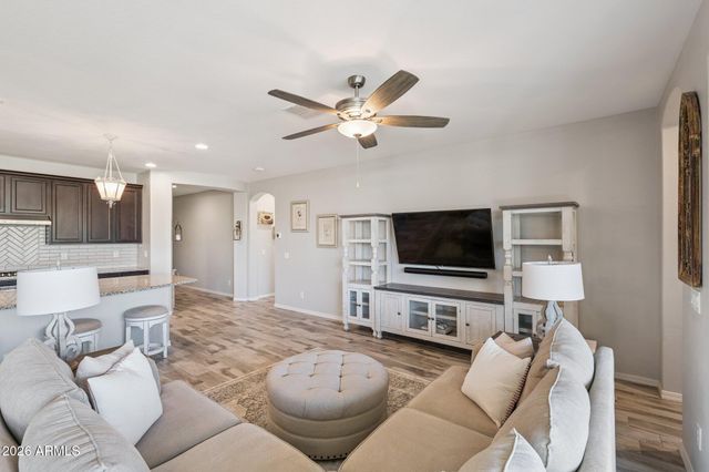 2820 W Havasu Drive, San Tan Valley, AZ 85144