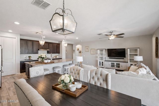 2820 W Havasu Drive, San Tan Valley, AZ 85144