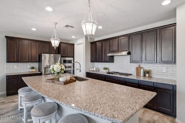 2820 W Havasu Drive, San Tan Valley, AZ 85144