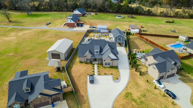 7566 Don Bruce Ct, Christiana, TN 37037