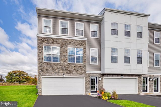 108 FRED CLARK DR, Pennington, NJ 08534