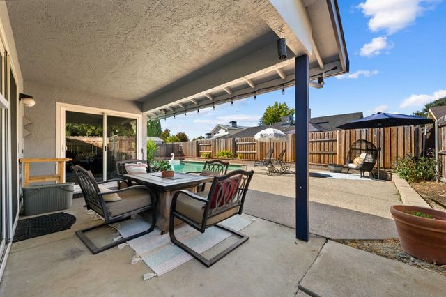 2877 Pekins Ct, West Sacramento, CA 95691