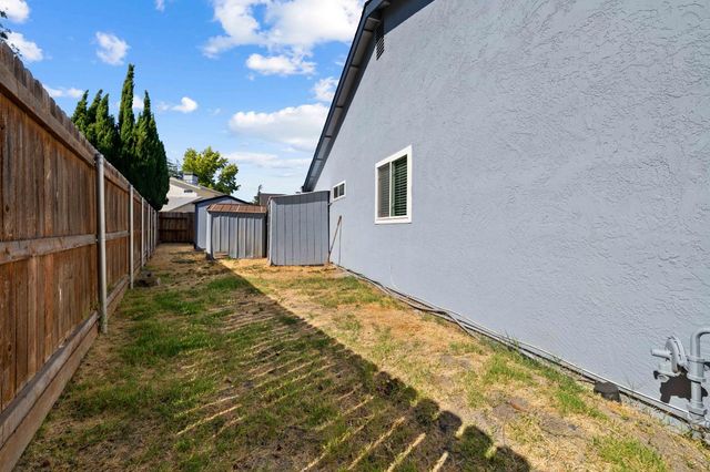 2877 Pekins Ct, West Sacramento, CA 95691