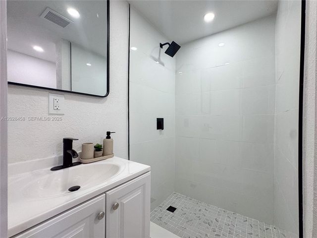 212 NW 28th Way, Fort Lauderdale, FL 33311