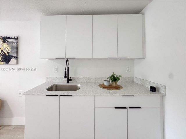 212 NW 28th Way, Fort Lauderdale, FL 33311