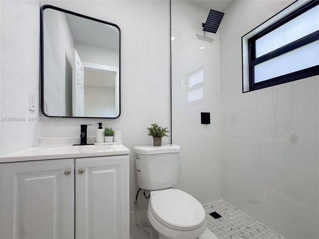 212 NW 28th Way, Fort Lauderdale, FL 33311