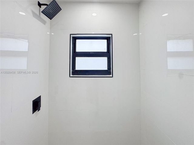 212 NW 28th Way, Fort Lauderdale, FL 33311