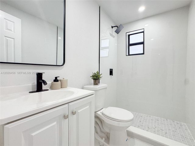 212 NW 28th Way, Fort Lauderdale, FL 33311