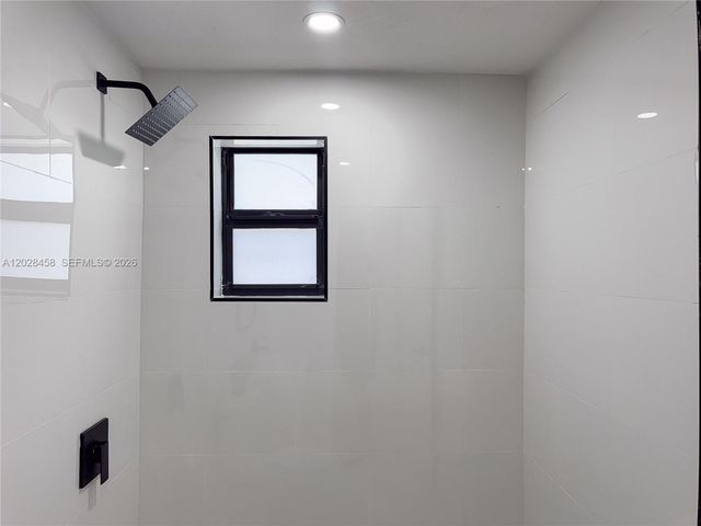 212 NW 28th Way, Fort Lauderdale, FL 33311