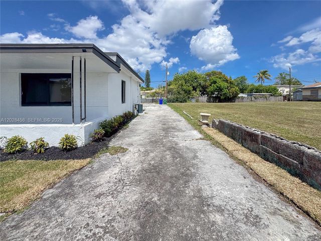 212 NW 28th Way, Fort Lauderdale, FL 33311