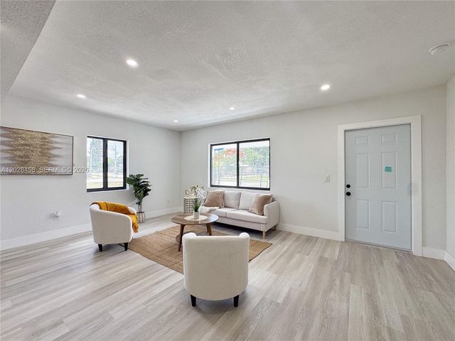 212 NW 28th Way, Fort Lauderdale, FL 33311
