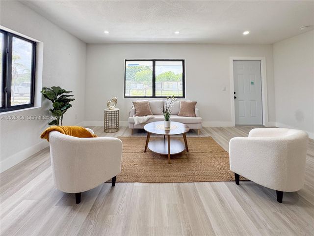 212 NW 28th Way, Fort Lauderdale, FL 33311