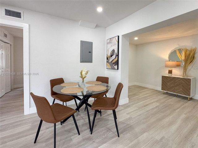 212 NW 28th Way, Fort Lauderdale, FL 33311