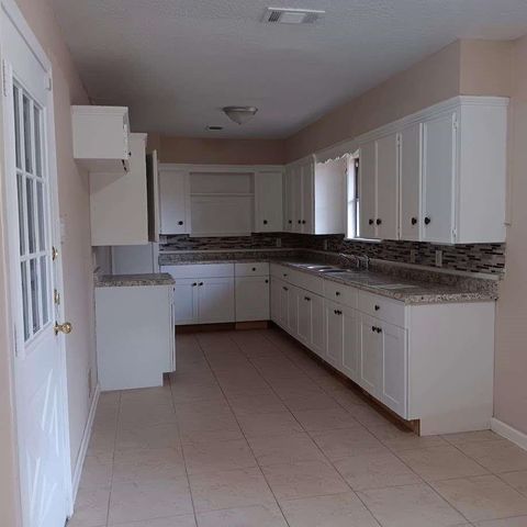 1011 Oak Drive, Liberty, TX 77575