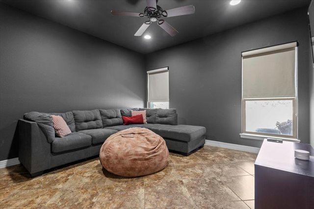 601 Pheasant MDW, Liberty Hill, TX 78642
