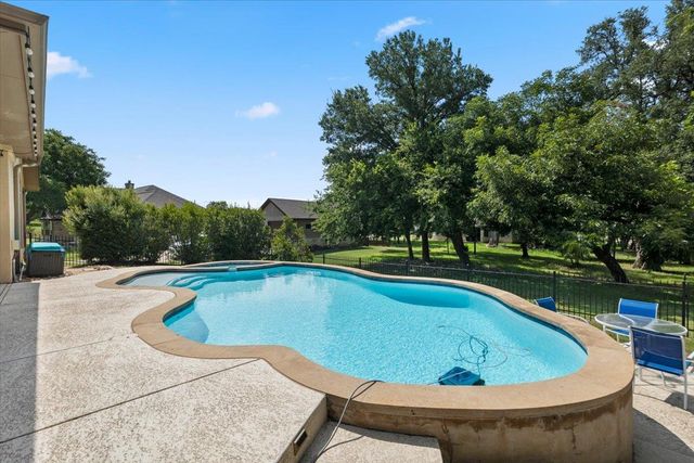 601 Pheasant MDW, Liberty Hill, TX 78642