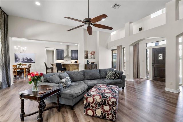 601 Pheasant MDW, Liberty Hill, TX 78642