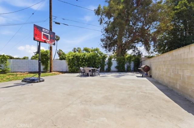 2040 N Kalsman, Compton, CA 90222