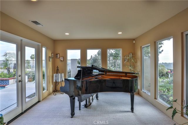 2708 N Mountain Avenue, Claremont, CA 91711