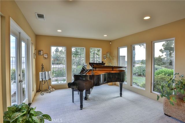 2708 N Mountain Avenue, Claremont, CA 91711