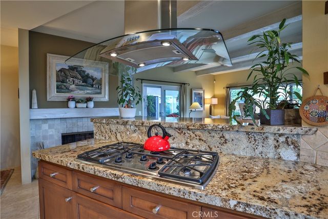 2708 N Mountain Avenue, Claremont, CA 91711