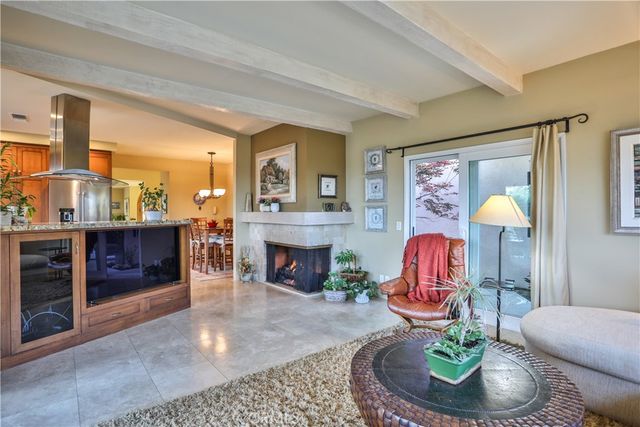 2708 N Mountain Avenue, Claremont, CA 91711