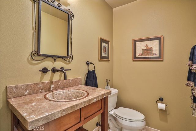 2708 N Mountain Avenue, Claremont, CA 91711