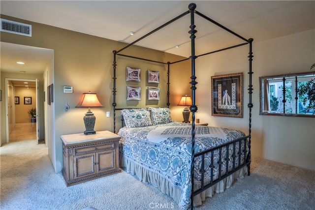 2708 N Mountain Avenue, Claremont, CA 91711