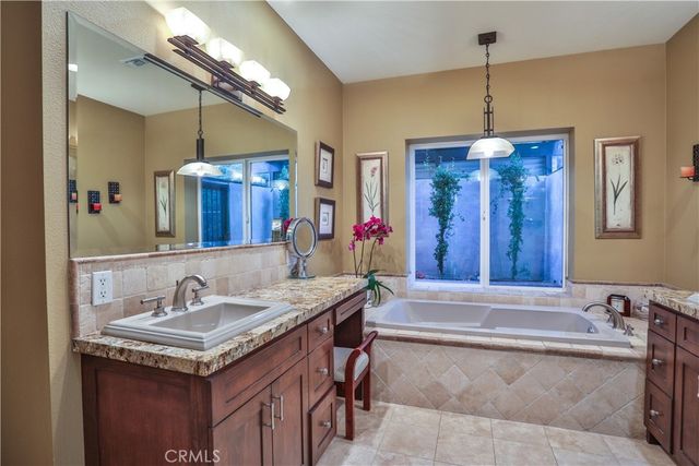 2708 N Mountain Avenue, Claremont, CA 91711
