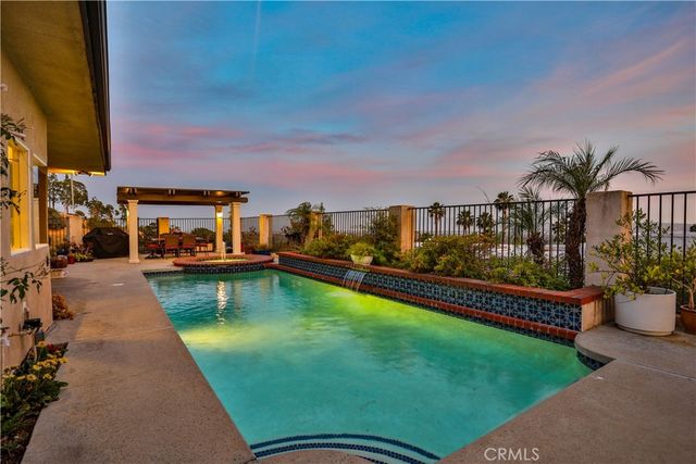 2708 N Mountain Avenue, Claremont, CA 91711
