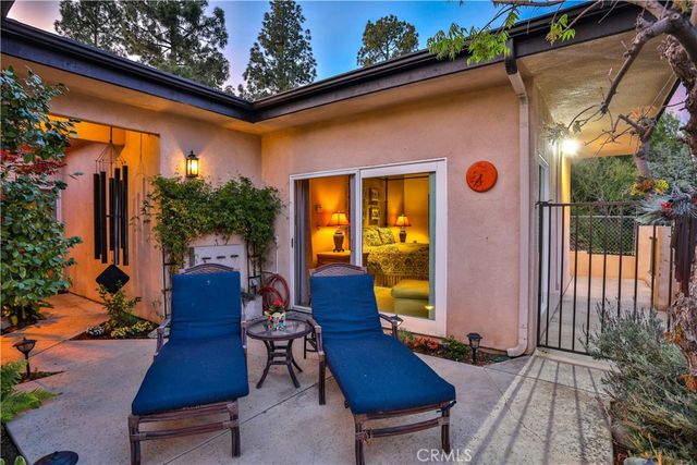 2708 N Mountain Avenue, Claremont, CA 91711