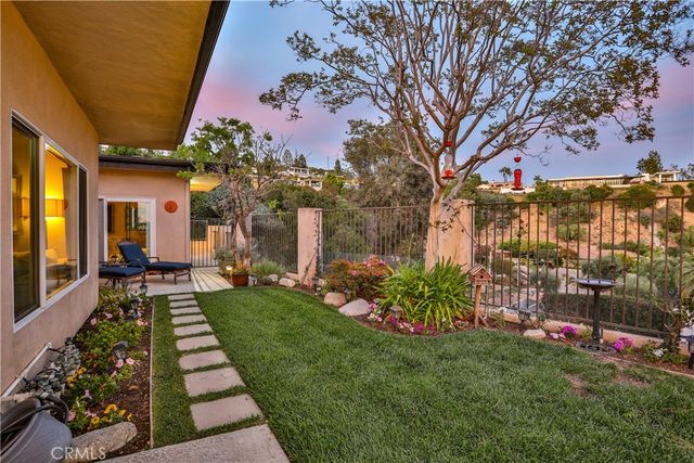 2708 N Mountain Avenue, Claremont, CA 91711
